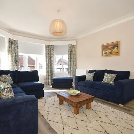 St Oswalds - Four-bedroom Edwardian *