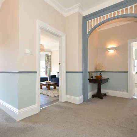 St Oswalds - Four-bedroom Edwardian * Filey