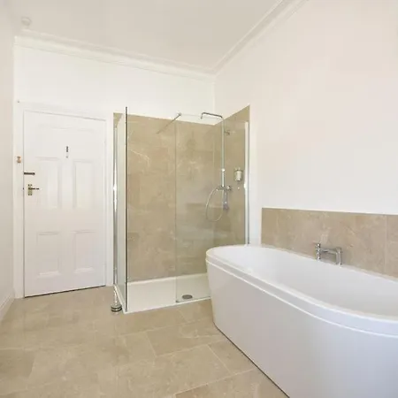 St Oswalds - Four-bedroom Edwardian Filey